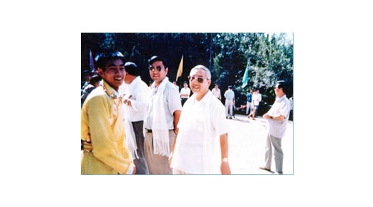 交通廳副廳長(zhǎng)姚尚宏、呼市副市長(zhǎng)連輯看望藏族學(xué)生