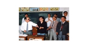 部長黃鎮(zhèn)東、內(nèi)蒙自治區(qū)副主席沈淑濟慰問藏班師生