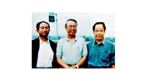 楊金泉、劉俊謙與聯(lián)合國副秘書長的合影